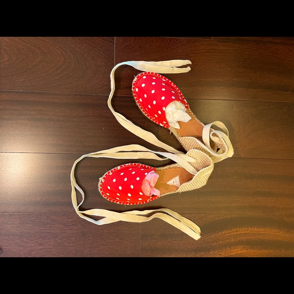 French red with white polka sandals. Size 35; EUC.